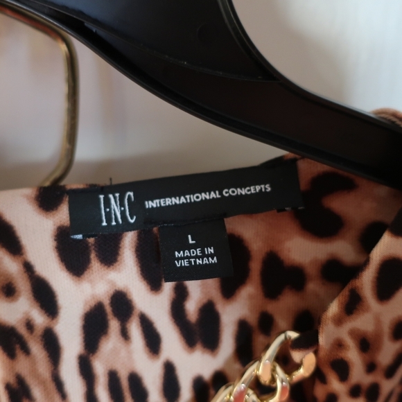 NWT INC Leopard print top - Picture 2 of 5